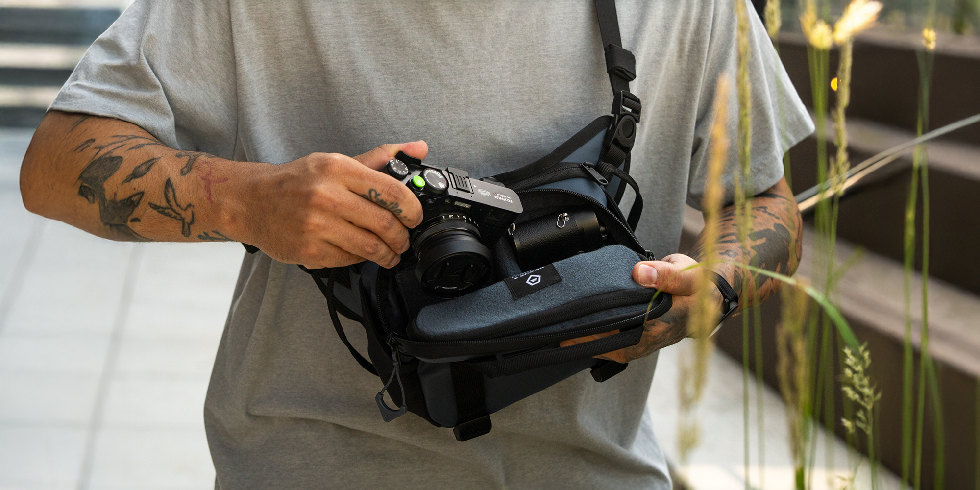 Torba fotograficzna Wandrd Rogue Sling 4 l v2 - granatowa